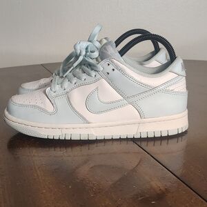 Nike Dunks Kids White and Light Blue Size 5Y Athletic Shoes Sneakers EUC